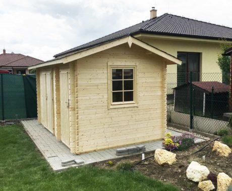 Drevený záhradný domček KARINA – pohľad na štít s oknom