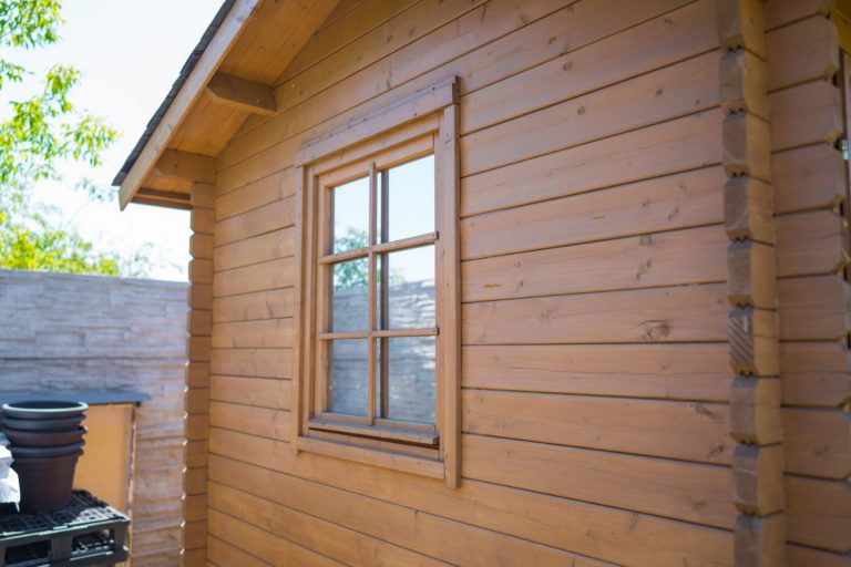 Drevený záhradný domček KARINA – detail okna