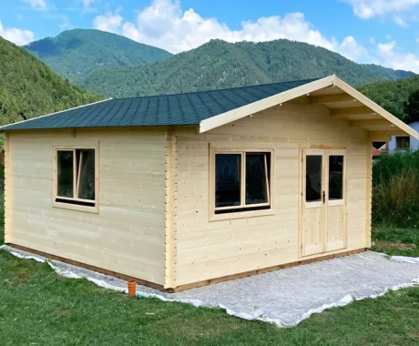 Drevený záhradný domček MILANO – bočný pohľad so zelenou strechou