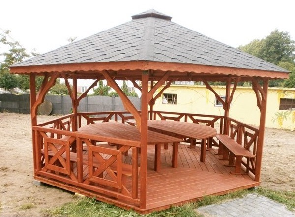 Drevený altánok KENTUCKY – posedenie na drevenej terase