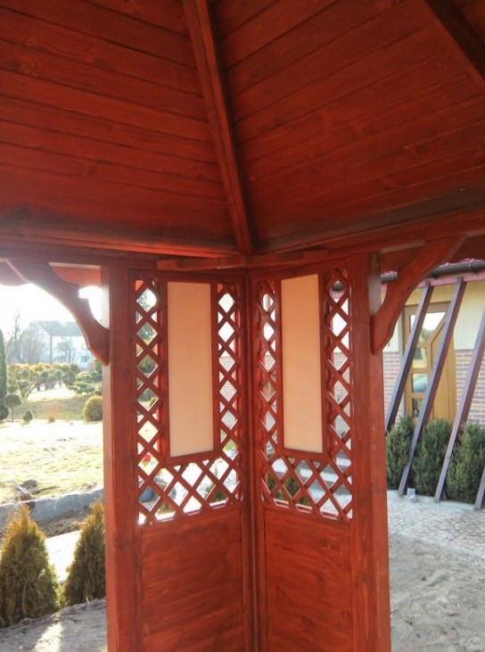Drevený altánok MARYLAND – detail mrežových dverí