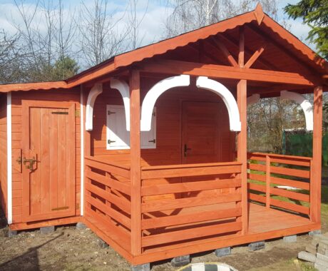 Drevený záhradný domček CHOČ – oranžový náter s bočnou komorou
