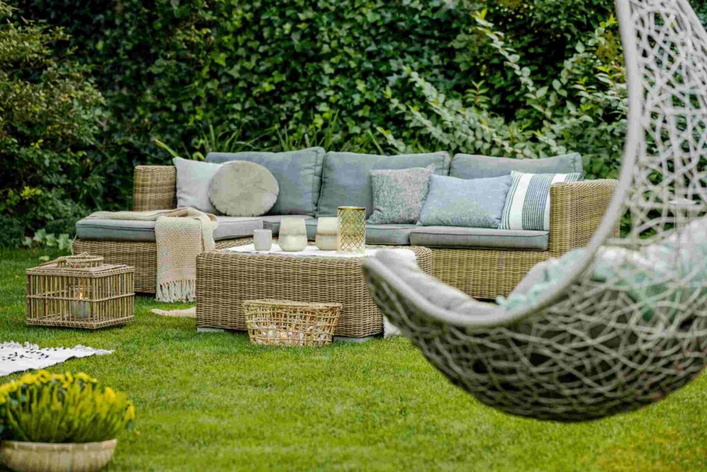 relax zone in garden titulna fotka