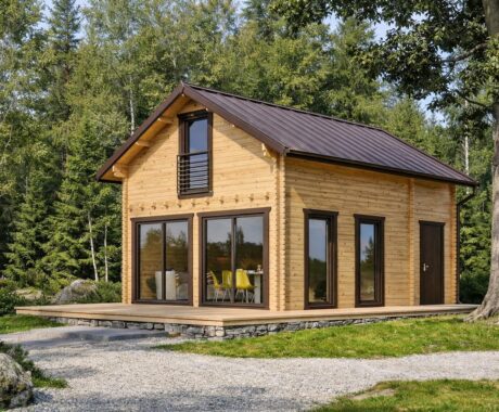 Drevená chata ATLANTA III – prírodný odtieň dreva v lese